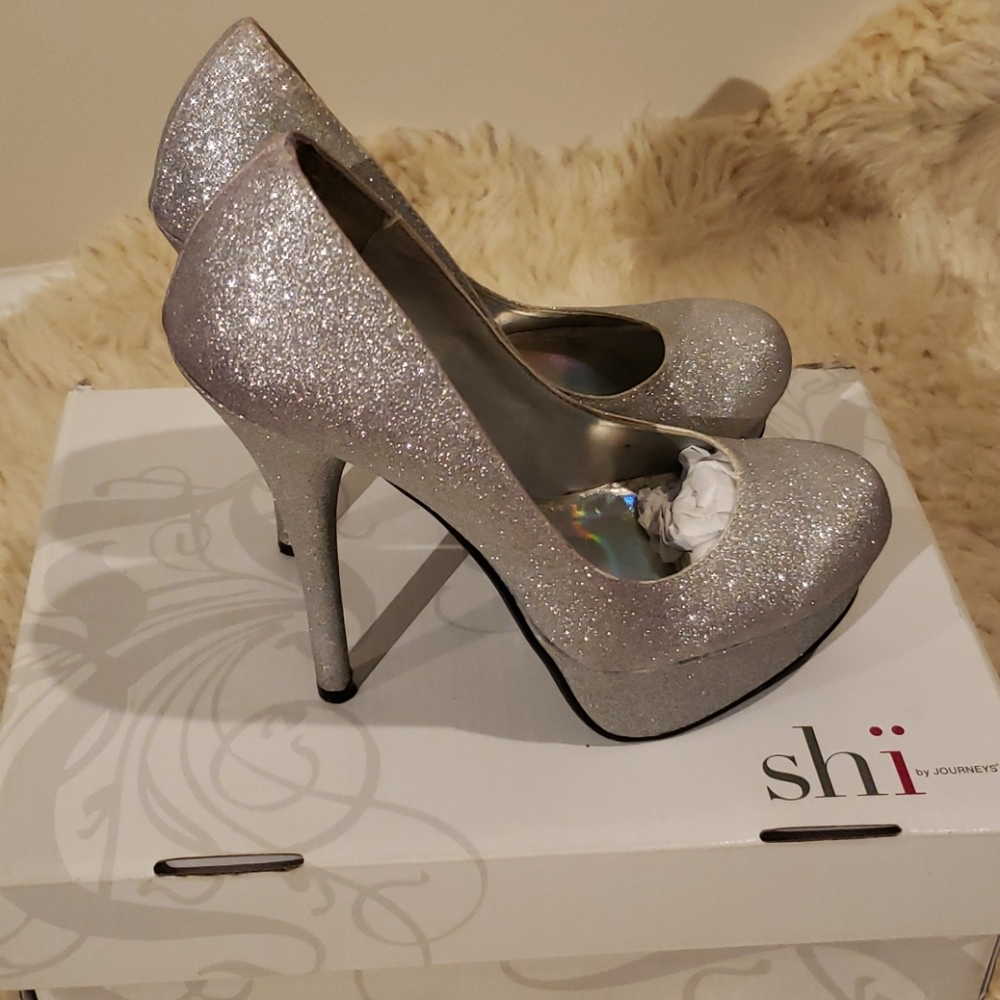 Shi by JOURNEYS Heels 👠